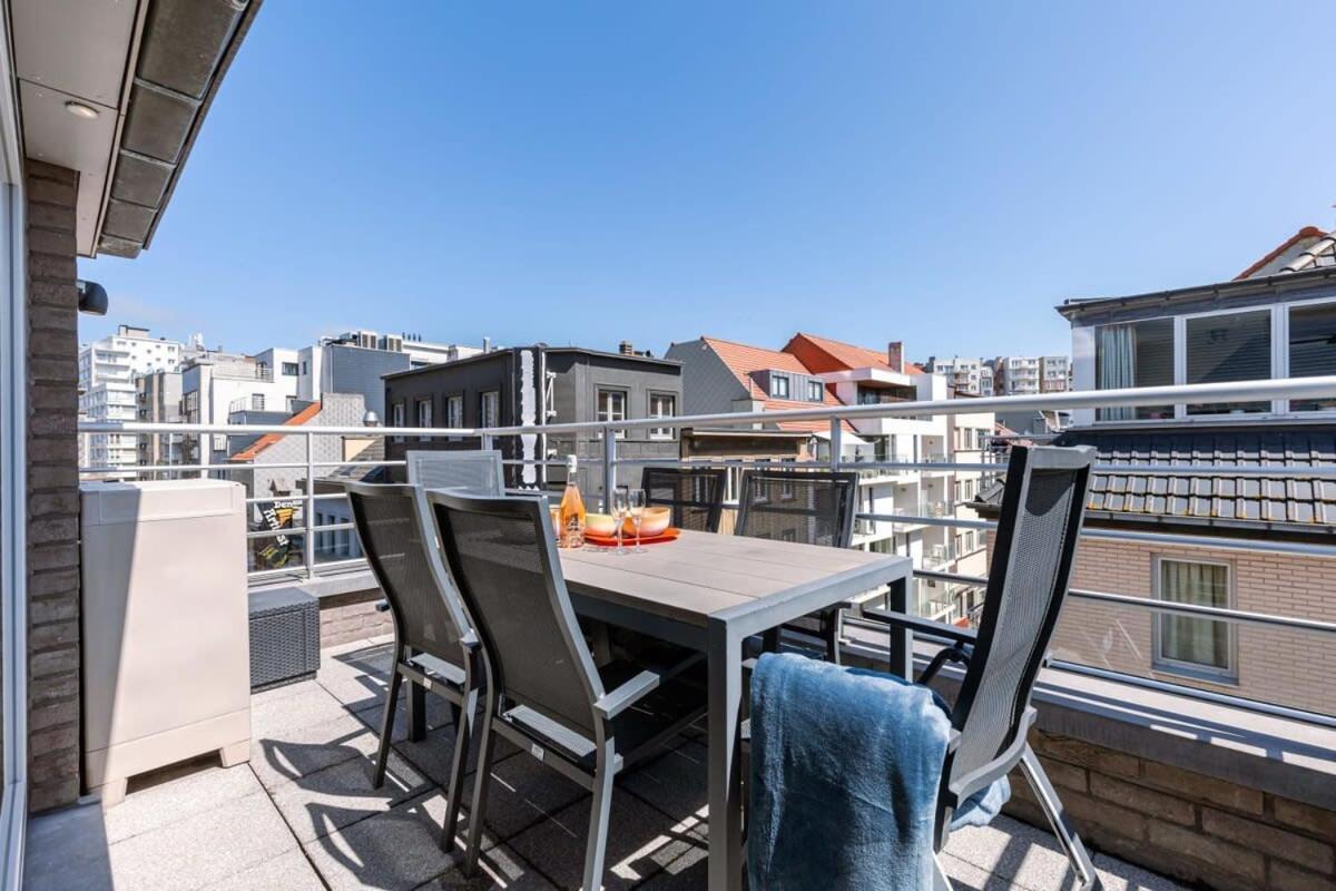 Huswell - Centrally Located Apartment With Sunny Terrace Ostend Exterior photo